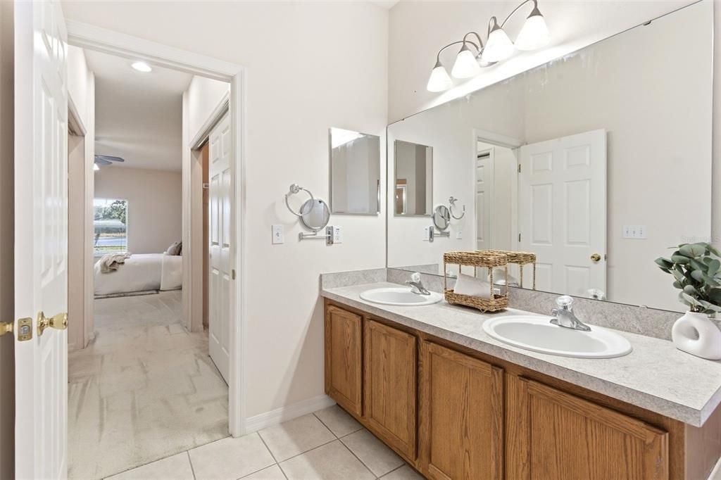 En Venta: $415,000 (4 camas, 2 baños, 2236 Pies cuadrados)