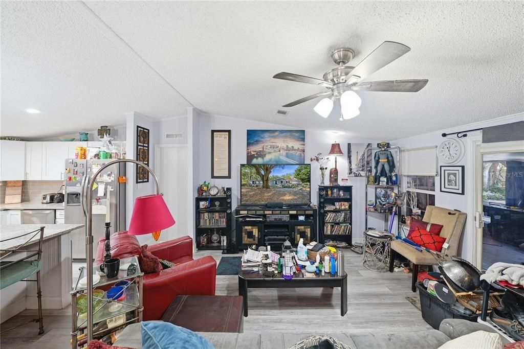 Active With Contract: $279,000 (4 beds, 2 baths, 1782 Square Feet)