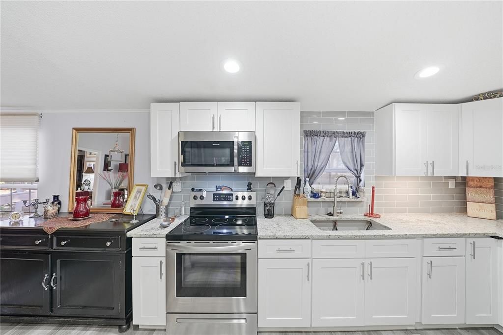 Active With Contract: $279,000 (4 beds, 2 baths, 1782 Square Feet)