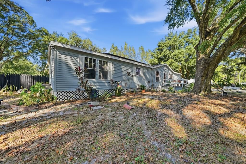 Active With Contract: $279,000 (4 beds, 2 baths, 1782 Square Feet)