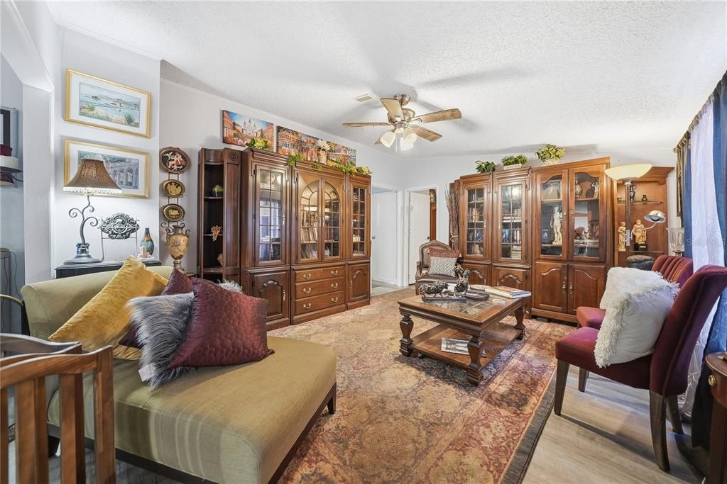 Active With Contract: $279,000 (4 beds, 2 baths, 1782 Square Feet)