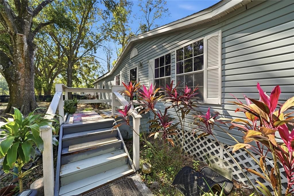 Active With Contract: $279,000 (4 beds, 2 baths, 1782 Square Feet)