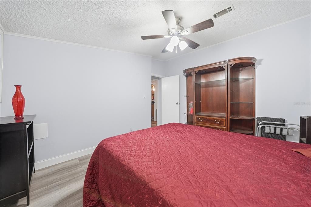 Active With Contract: $279,000 (4 beds, 2 baths, 1782 Square Feet)