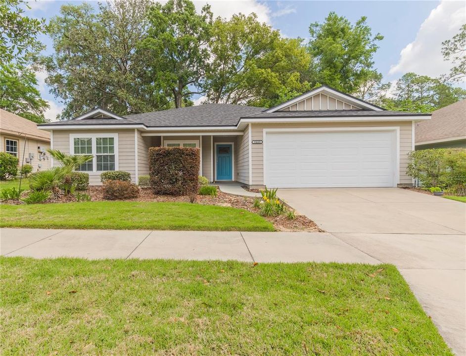 For Rent: $2,200 (3 beds, 2 baths, 1479 Square Feet)