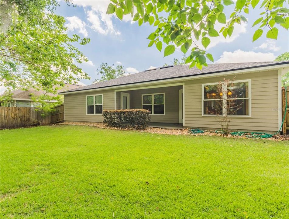 For Rent: $2,200 (3 beds, 2 baths, 1479 Square Feet)