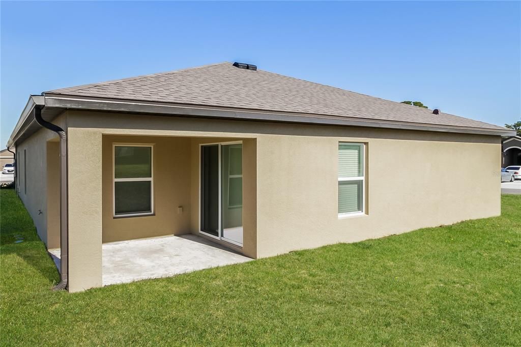 出租: $2,050 (5 贝兹, 3 浴室, 1944 平方英尺)