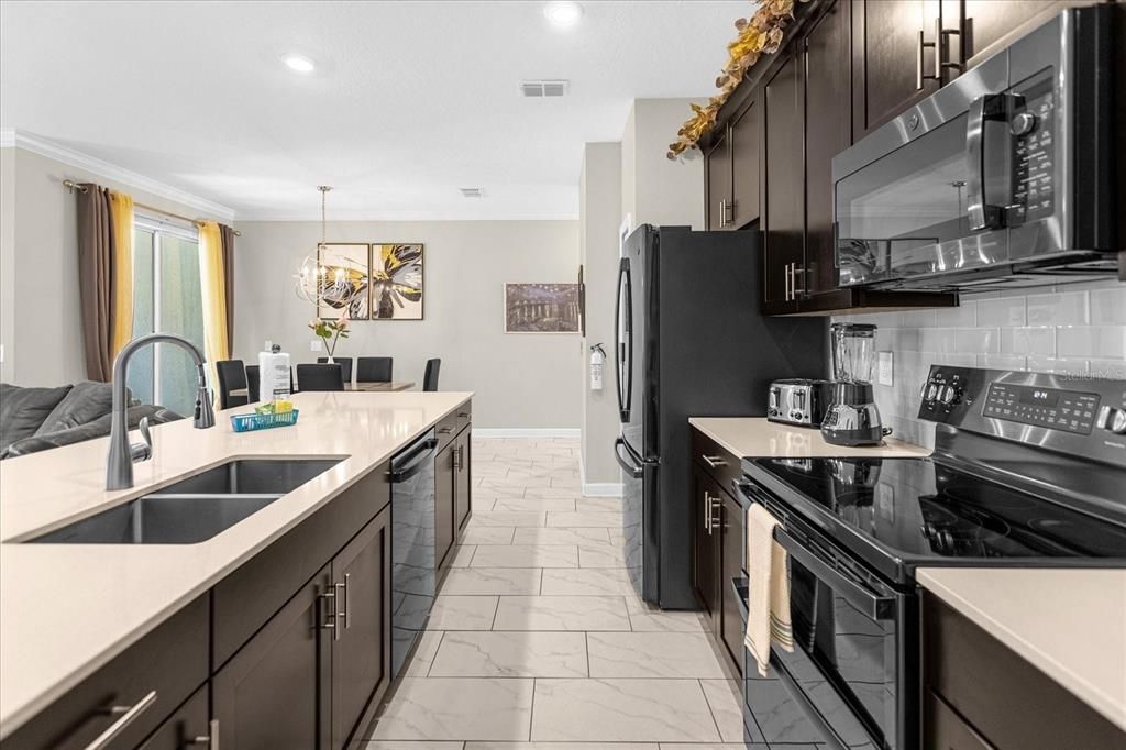 For Sale: $474,900 (4 beds, 3 baths, 1914 Square Feet)