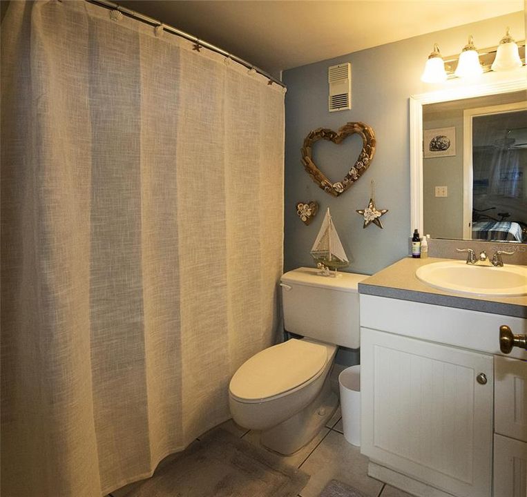 For Rent: $4,500 (2 beds, 2 baths, 1080 Square Feet)