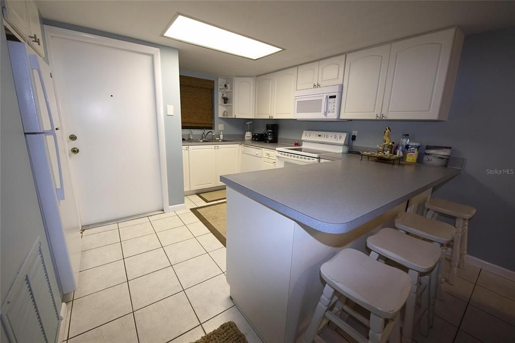 For Rent: $4,500 (2 beds, 2 baths, 1080 Square Feet)