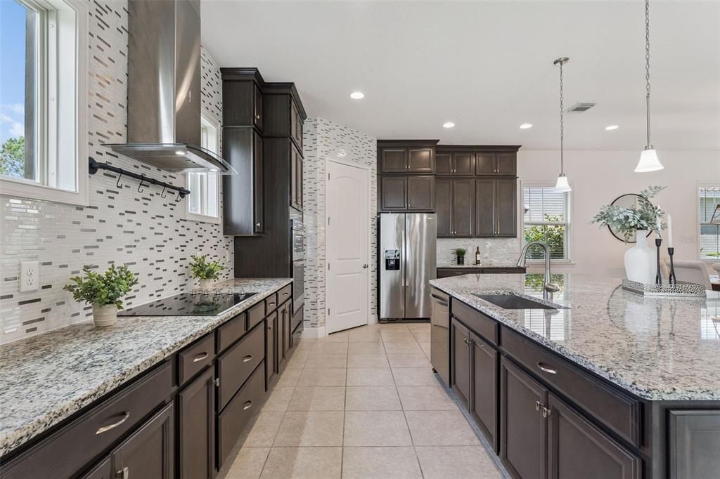 待售: $1,025,000 (5 贝兹, 4 浴室, 3339 平方英尺)