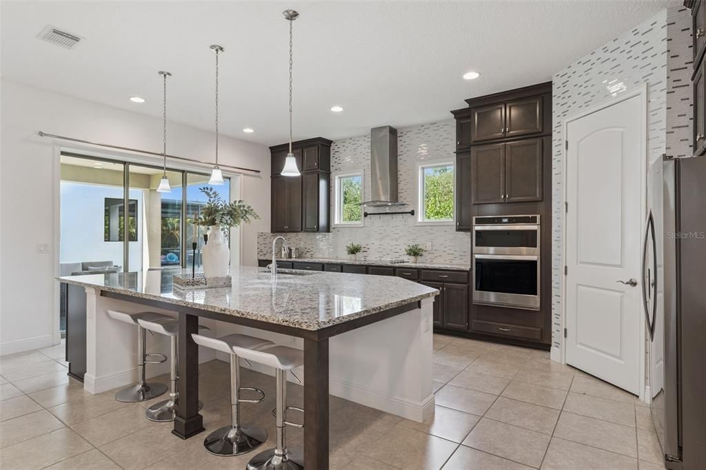 待售: $1,025,000 (5 贝兹, 4 浴室, 3339 平方英尺)