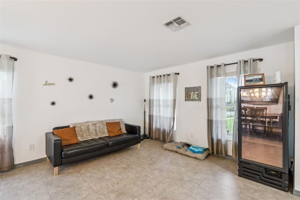 Active With Contract: $630,000 (6 beds, 4 baths, 3413 Square Feet)