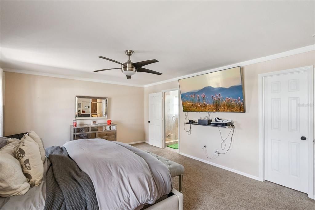 Active With Contract: $630,000 (6 beds, 4 baths, 3413 Square Feet)