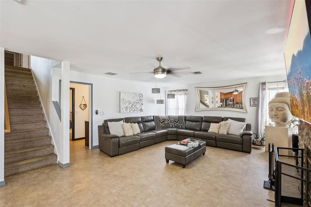 Active With Contract: $630,000 (6 beds, 4 baths, 3413 Square Feet)