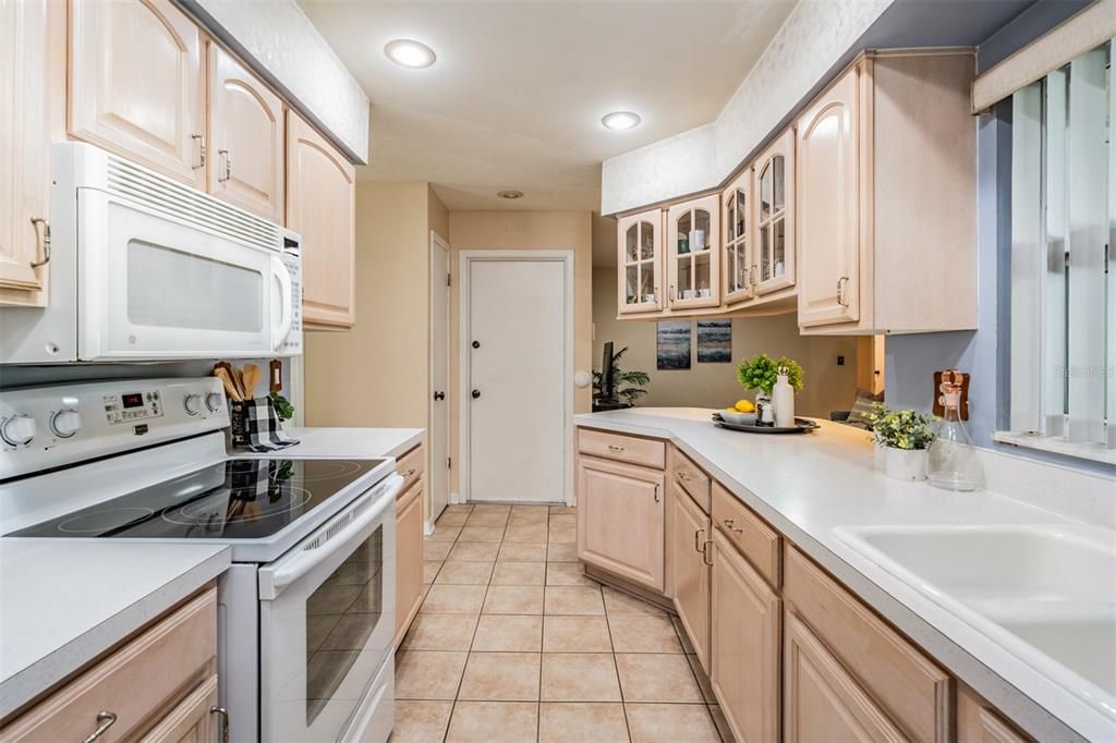 Activo con contrato: $430,000 (3 camas, 2 baños, 1722 Pies cuadrados)