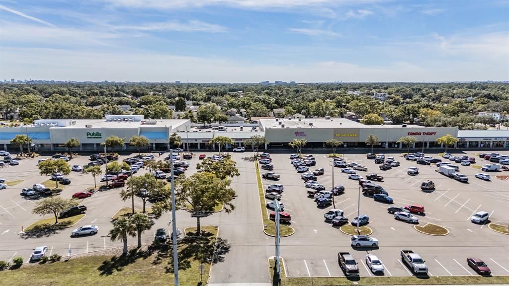 Activo con contrato: $430,000 (3 camas, 2 baños, 1722 Pies cuadrados)