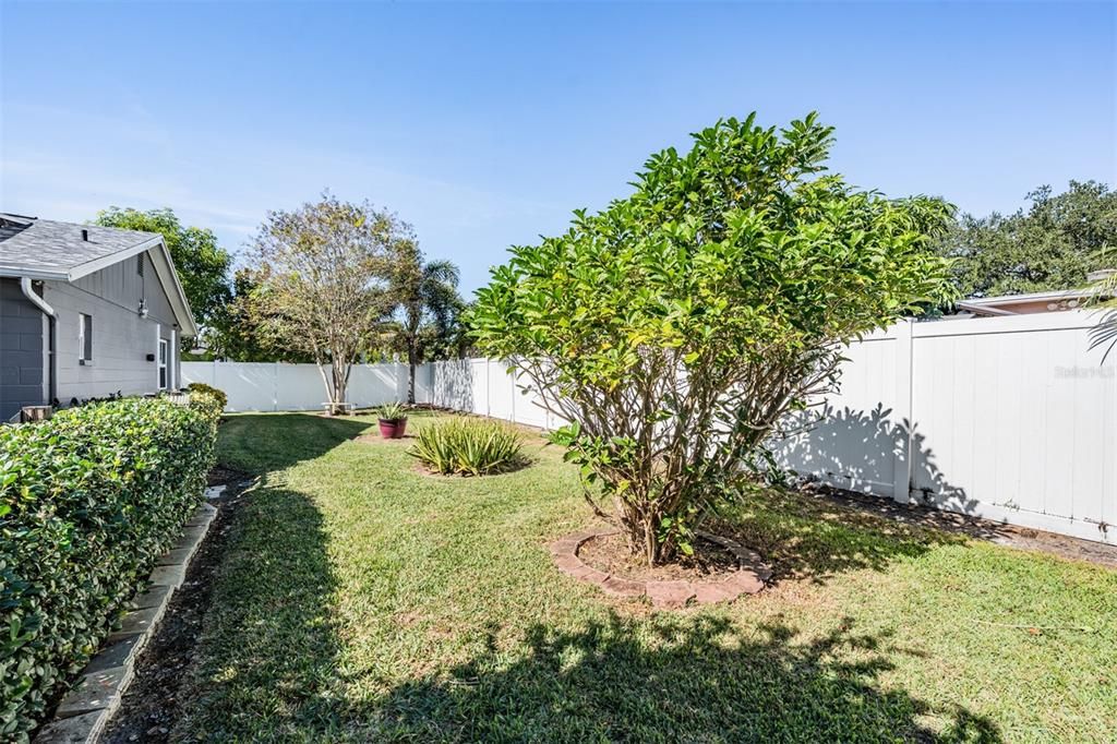 Activo con contrato: $430,000 (3 camas, 2 baños, 1722 Pies cuadrados)