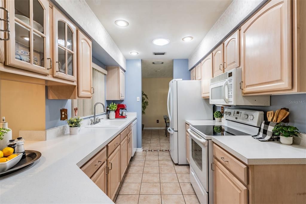 Activo con contrato: $430,000 (3 camas, 2 baños, 1722 Pies cuadrados)