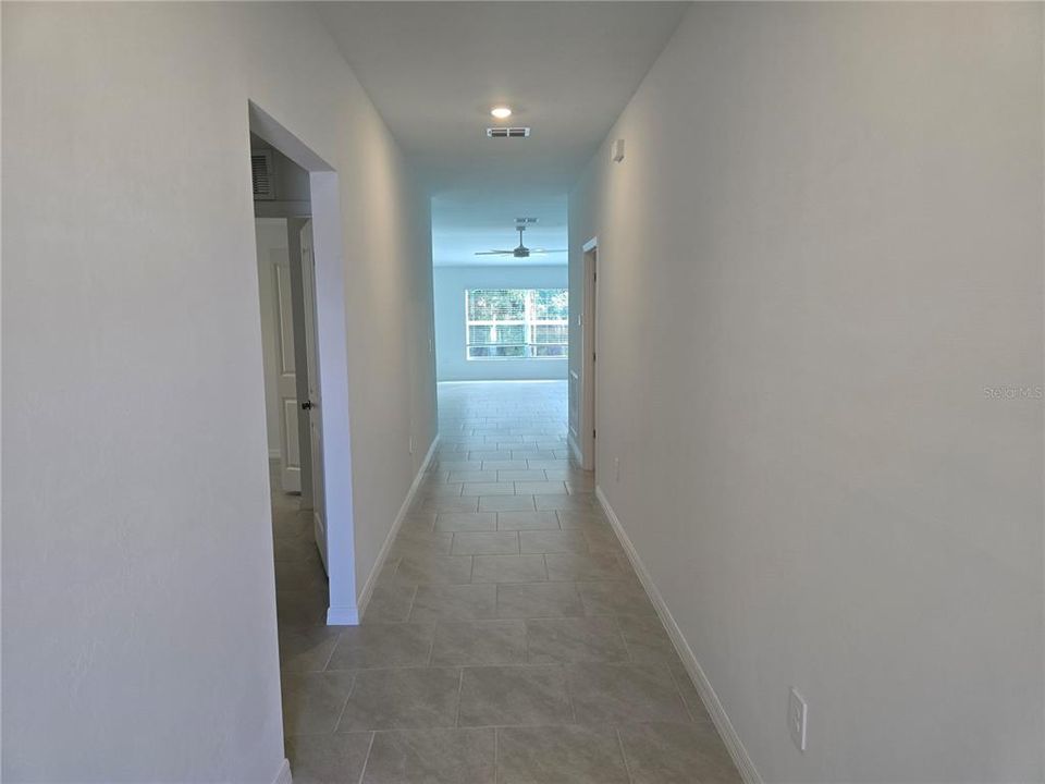 В аренду: $2,000 (4 спален, 2 ванн, 1918 Квадратных фут)