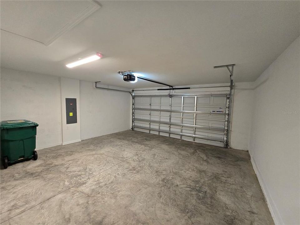 В аренду: $2,000 (4 спален, 2 ванн, 1918 Квадратных фут)