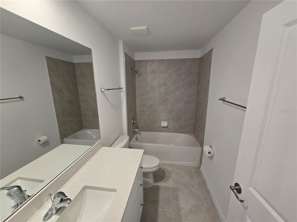 В аренду: $2,000 (4 спален, 2 ванн, 1918 Квадратных фут)