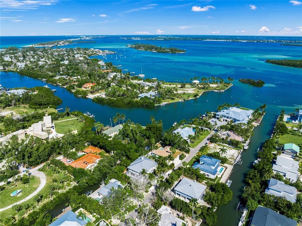 En Venta: $1,800,000 (3 camas, 4 baños, 2804 Pies cuadrados)