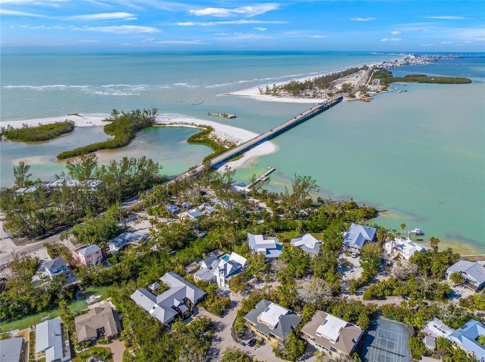 En Venta: $1,800,000 (3 camas, 4 baños, 2804 Pies cuadrados)