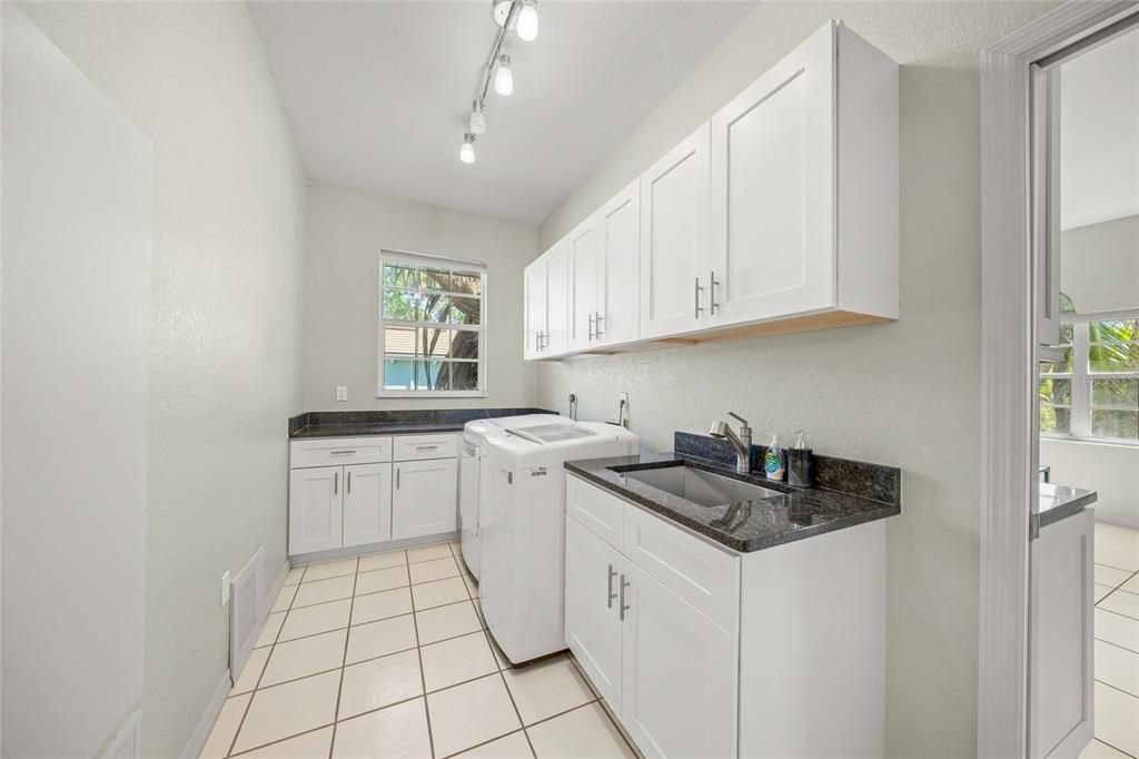 En Venta: $1,800,000 (3 camas, 4 baños, 2804 Pies cuadrados)