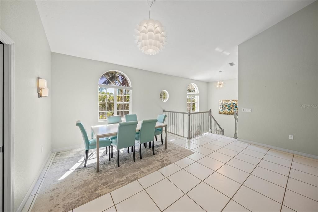 En Venta: $1,800,000 (3 camas, 4 baños, 2804 Pies cuadrados)