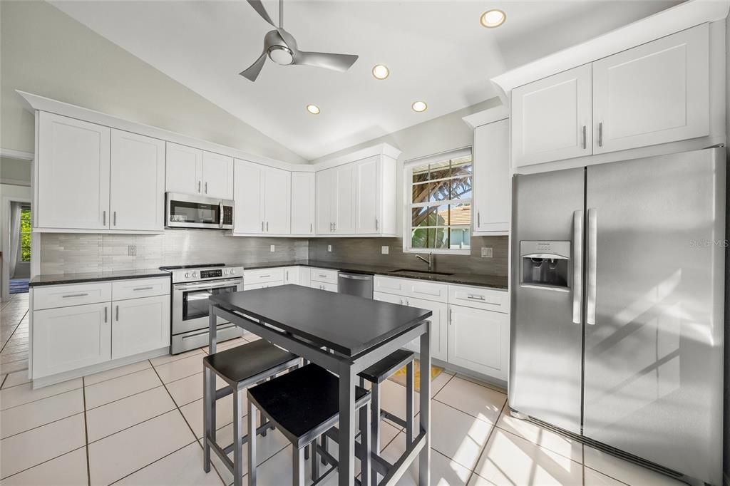 En Venta: $1,800,000 (3 camas, 4 baños, 2804 Pies cuadrados)