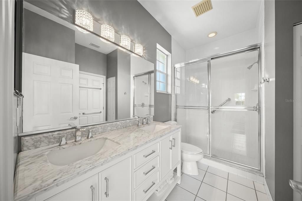 En Venta: $1,800,000 (3 camas, 4 baños, 2804 Pies cuadrados)