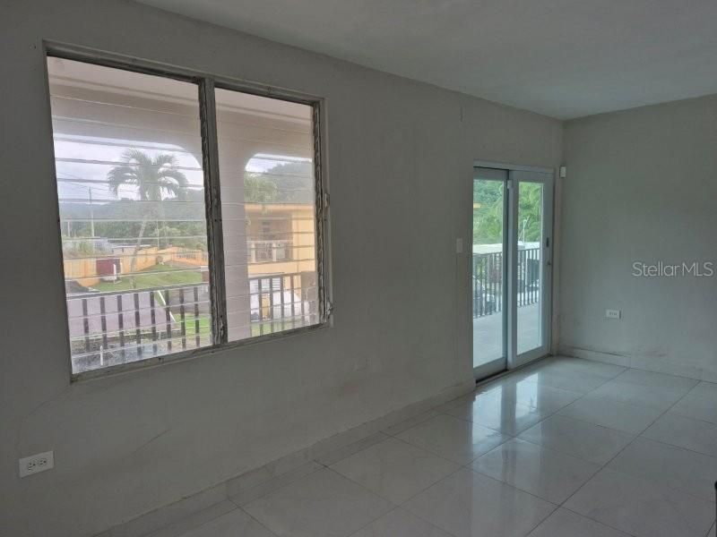 En Venta: $330,000 (6 camas, 3 baños, 3300 Pies cuadrados)
