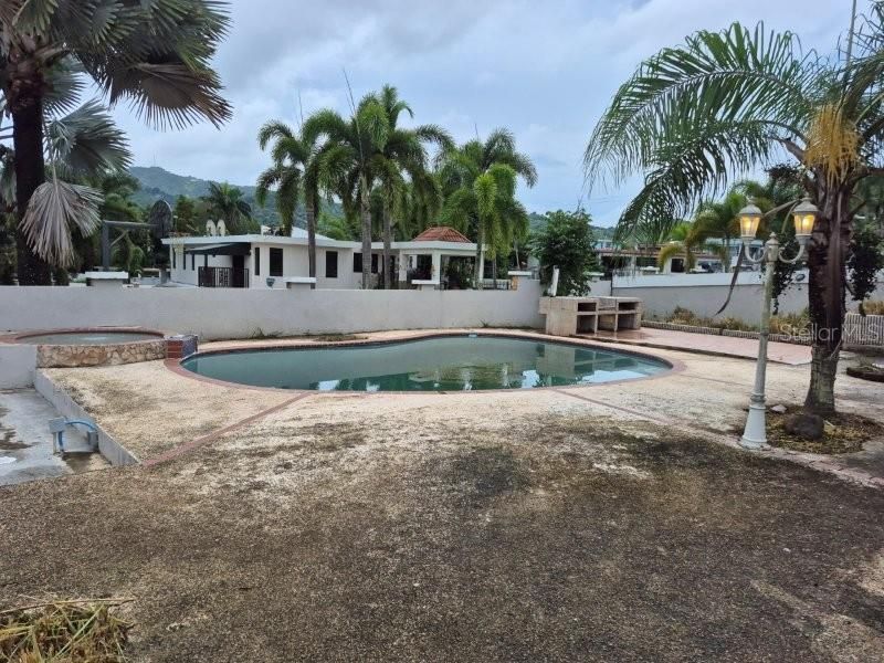 En Venta: $330,000 (6 camas, 3 baños, 3300 Pies cuadrados)