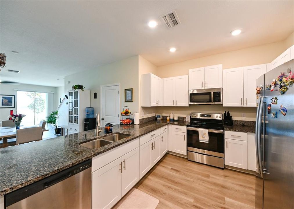 For Sale: $309,900 (3 beds, 2 baths, 1796 Square Feet)