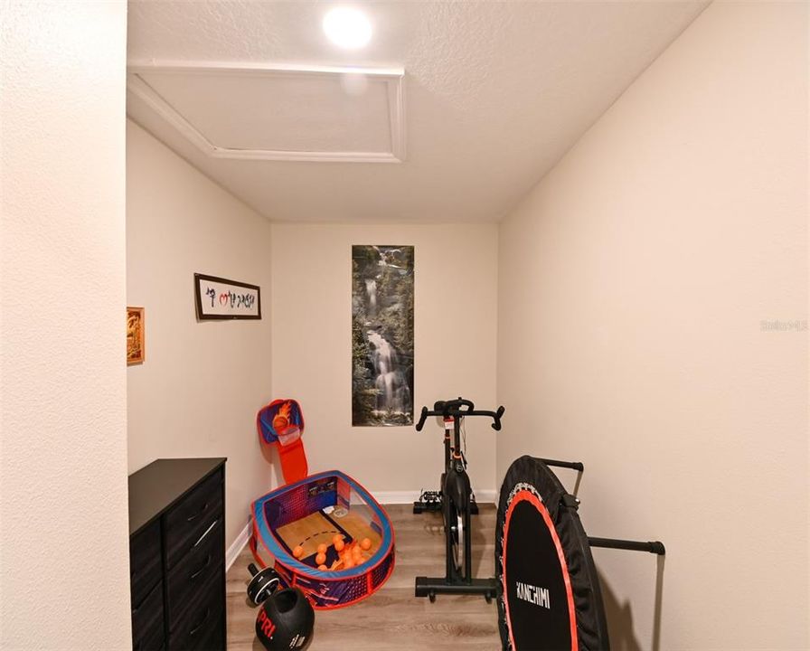 For Sale: $309,900 (3 beds, 2 baths, 1796 Square Feet)