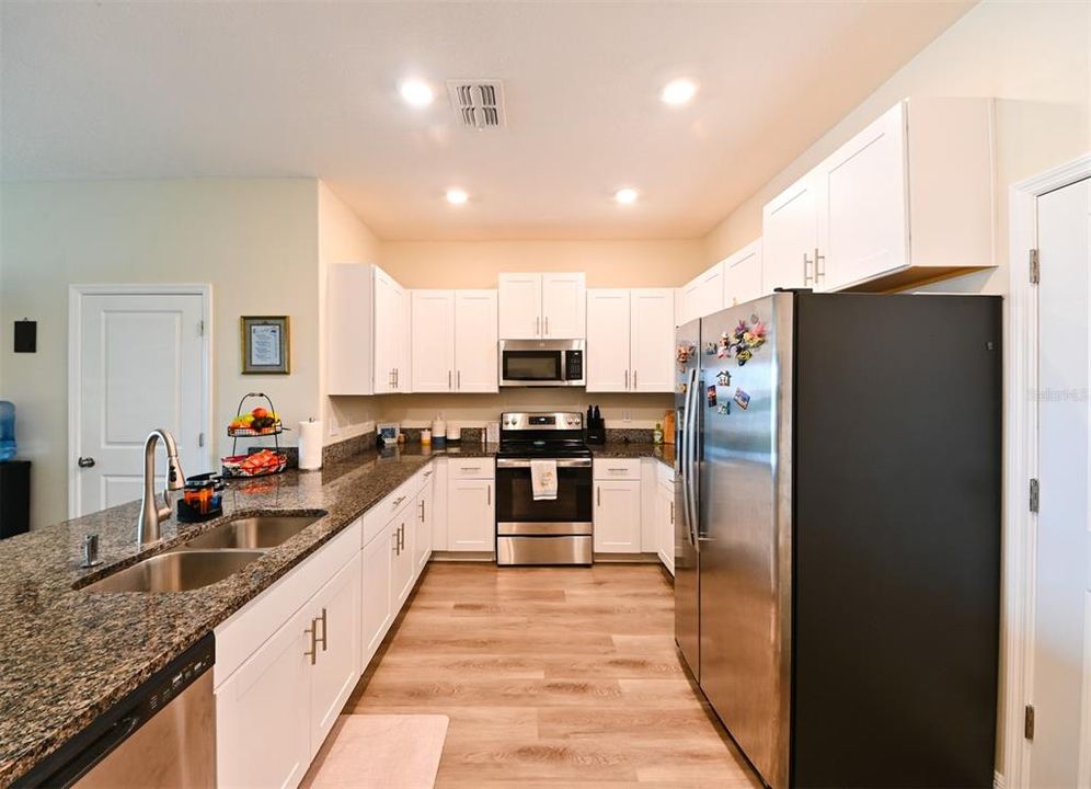 For Sale: $309,900 (3 beds, 2 baths, 1796 Square Feet)