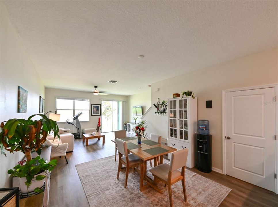 For Sale: $309,900 (3 beds, 2 baths, 1796 Square Feet)