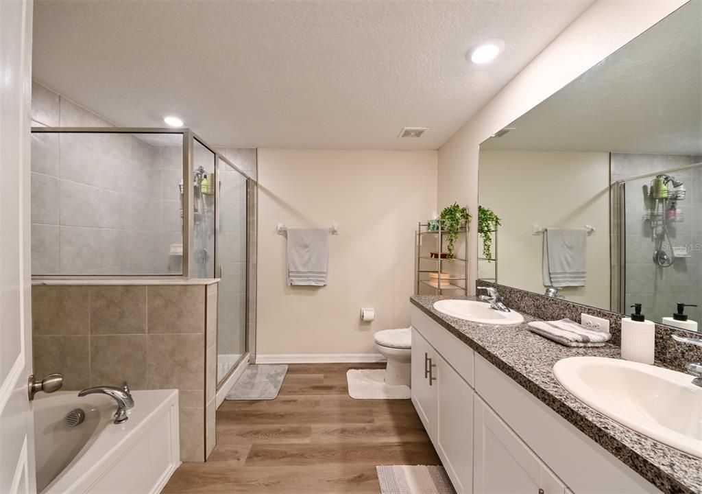 For Sale: $309,900 (3 beds, 2 baths, 1796 Square Feet)