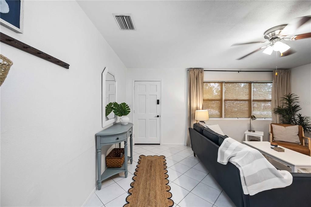 待售: $400,000 (2 贝兹, 0 浴室, 1152 平方英尺)