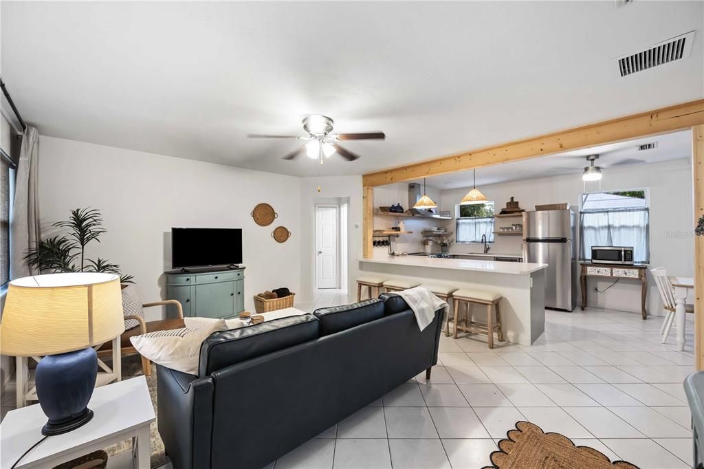 待售: $400,000 (2 贝兹, 0 浴室, 1152 平方英尺)