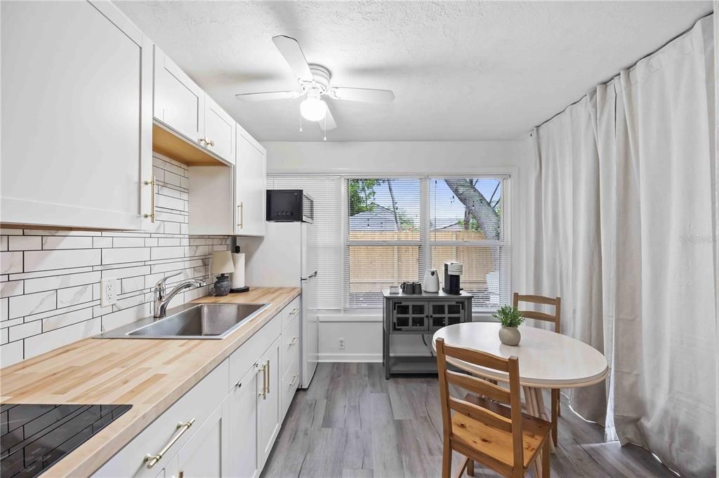 待售: $400,000 (2 贝兹, 0 浴室, 1152 平方英尺)