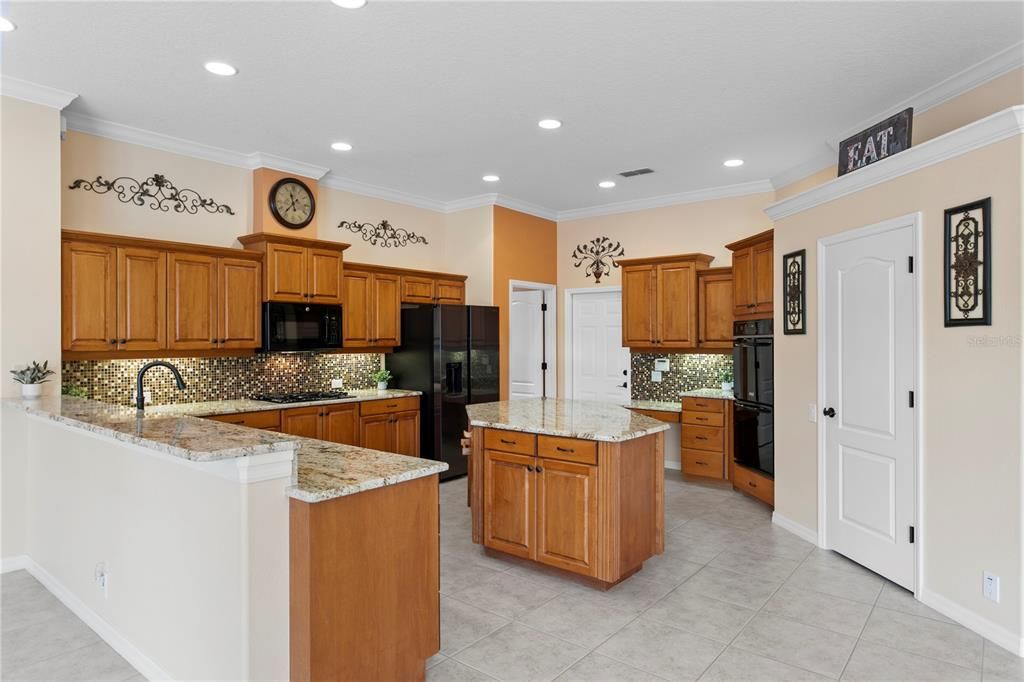 For Sale: $929,900 (4 beds, 3 baths, 3621 Square Feet)