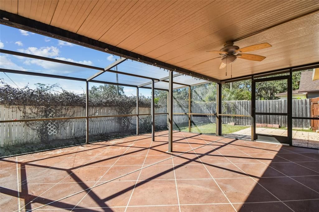 Под контрактом: $389,000 (4 спален, 2 ванн, 1677 Квадратных фут)