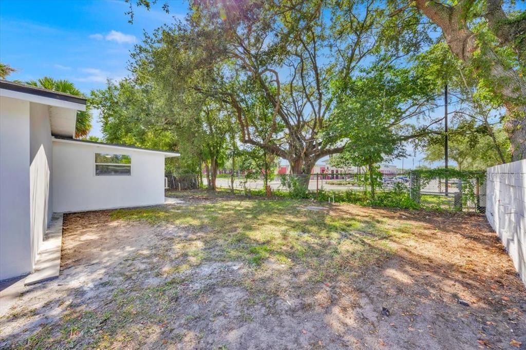 En Venta: $437,000 (5 camas, 5 baños, 2167 Pies cuadrados)