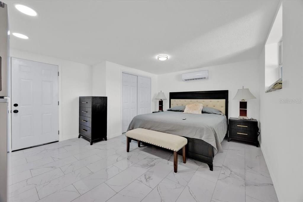 En Venta: $437,000 (5 camas, 5 baños, 2167 Pies cuadrados)