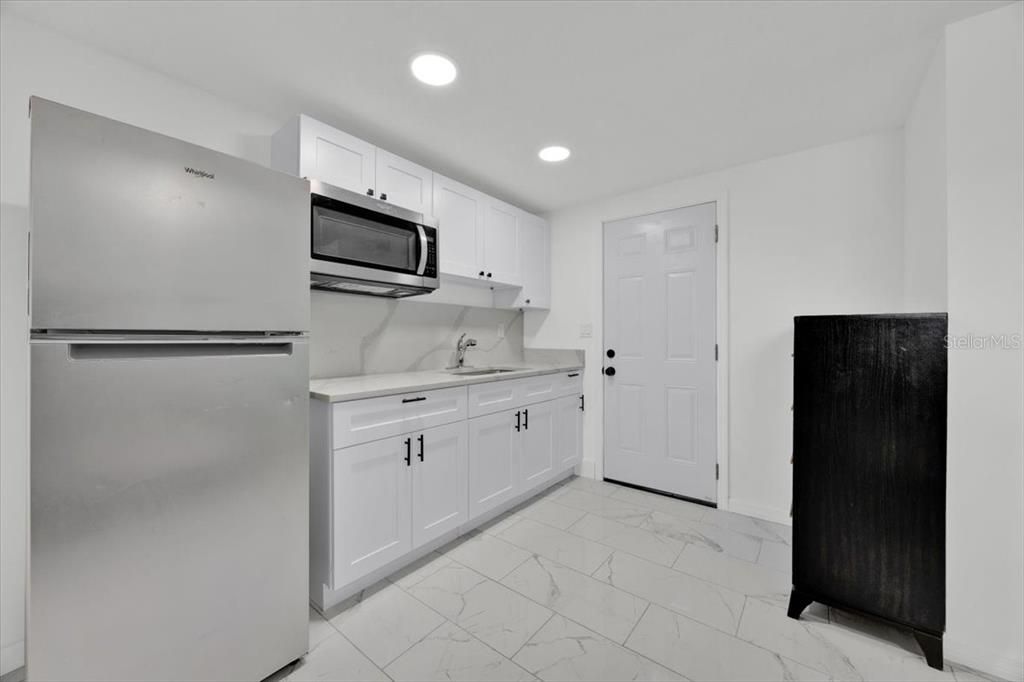 En Venta: $437,000 (5 camas, 5 baños, 2167 Pies cuadrados)