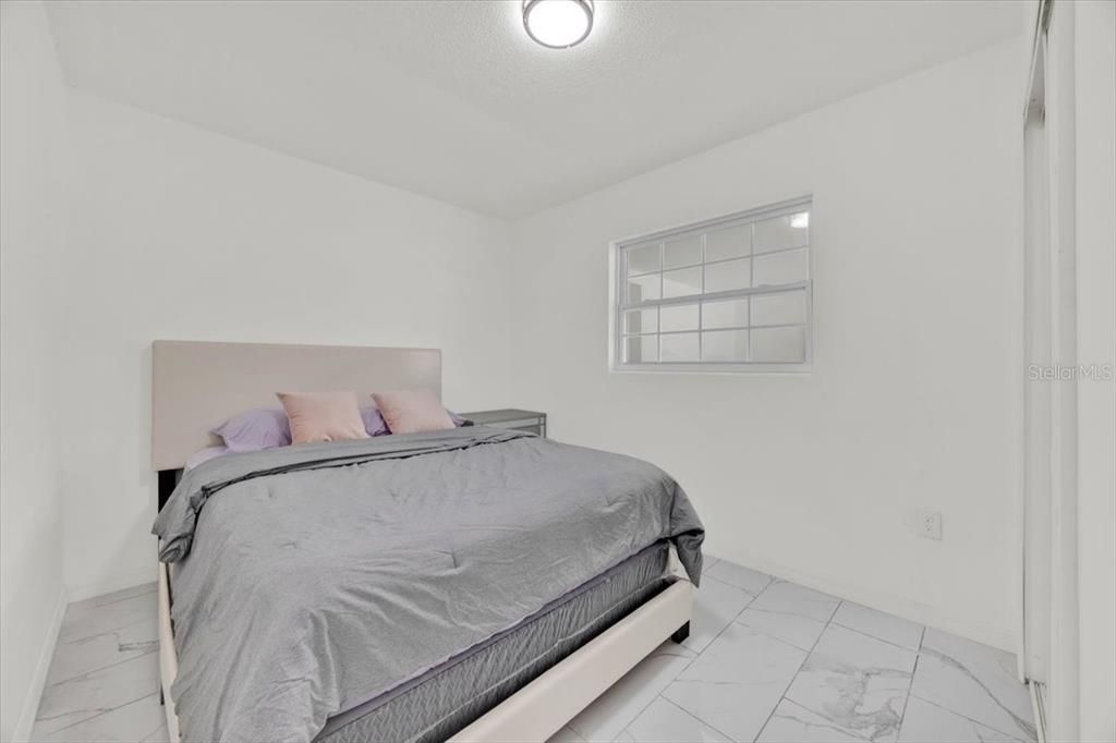 En Venta: $437,000 (5 camas, 5 baños, 2167 Pies cuadrados)