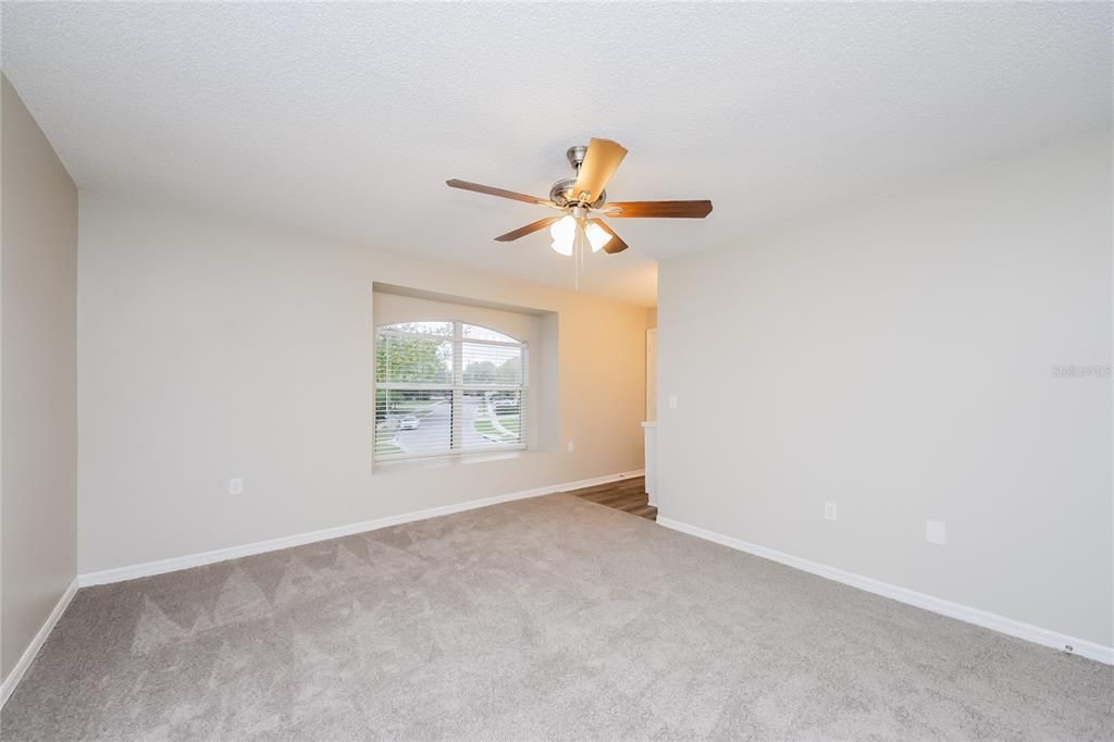 Под контрактом: $2,300 (3 спален, 3 ванн, 1643 Квадратных фут)