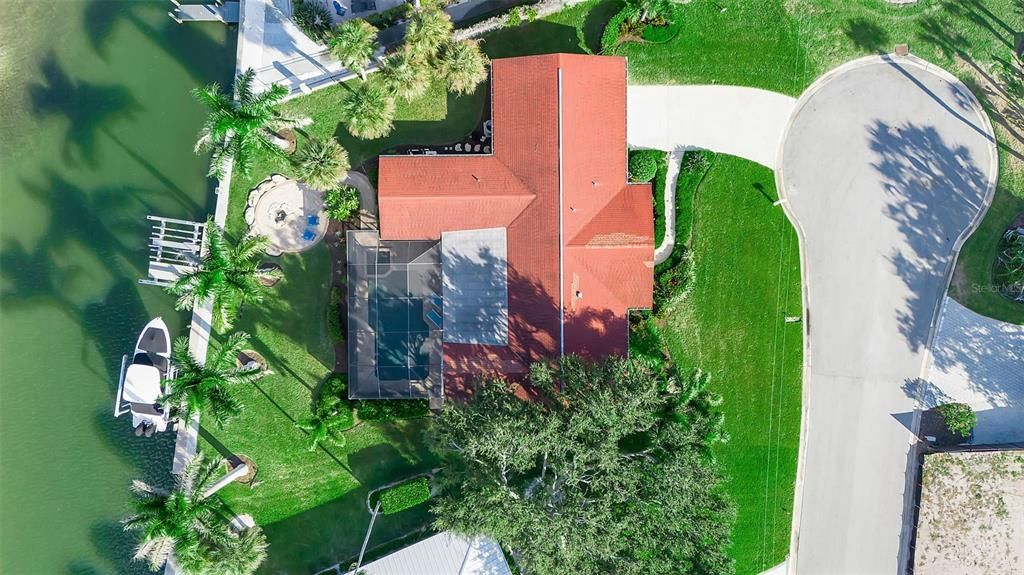 For Sale: $2,750,000 (4 beds, 2 baths, 2212 Square Feet)