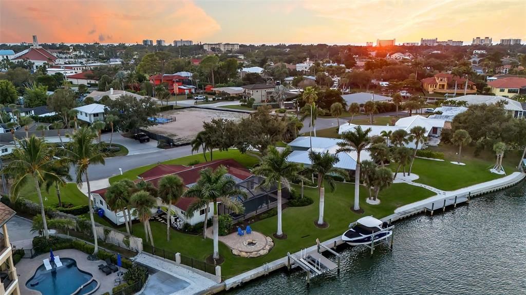 For Sale: $2,750,000 (4 beds, 2 baths, 2212 Square Feet)